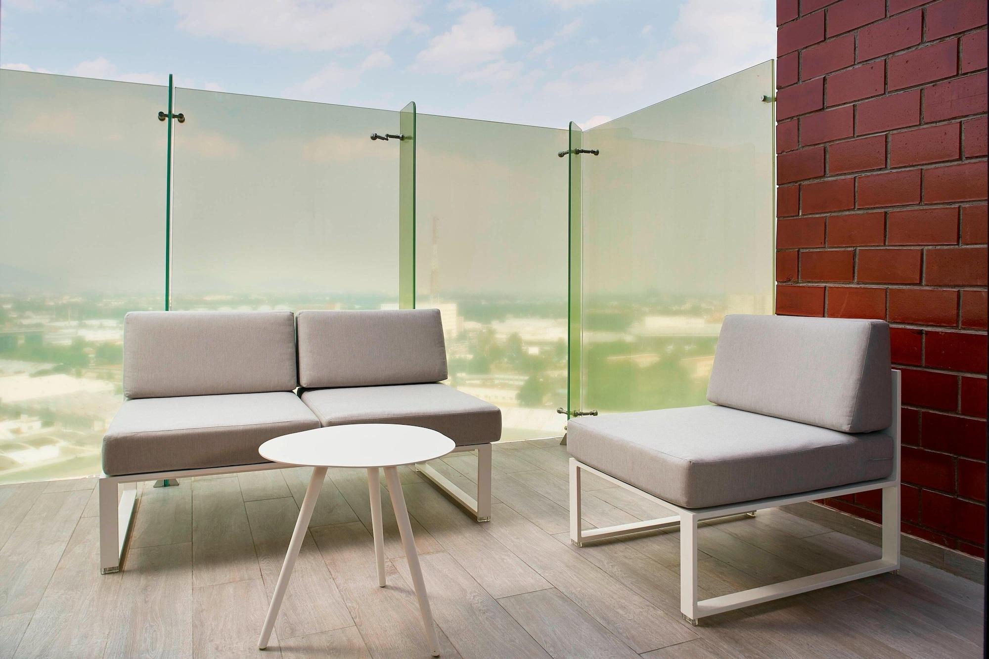Courtyard By Marriott Mexico City Toreo Exterior photo
